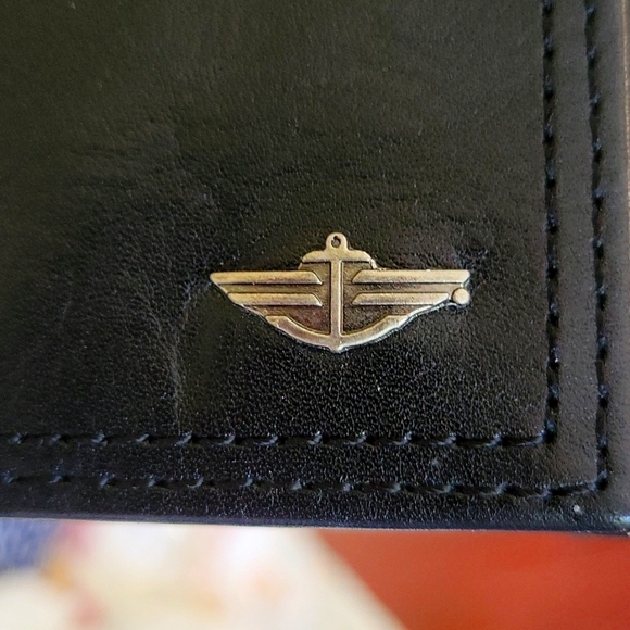 DOCKERS WALLET,  MEN'S BLACK LEATHER TRIFOLD - Picture 2 of 7